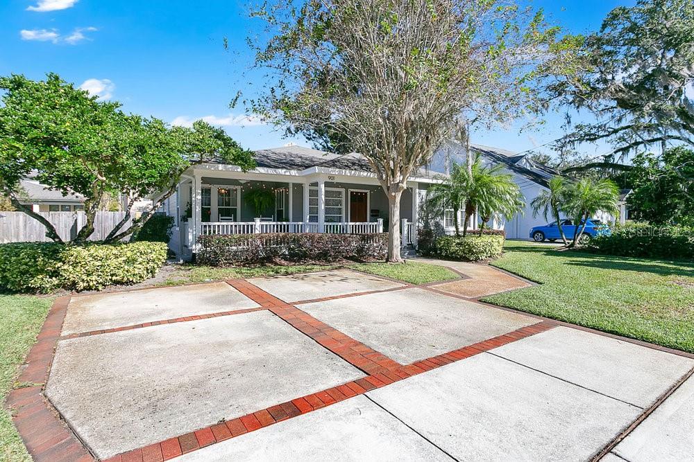 Image 28 of 33 For 901 Shady Lane Drive