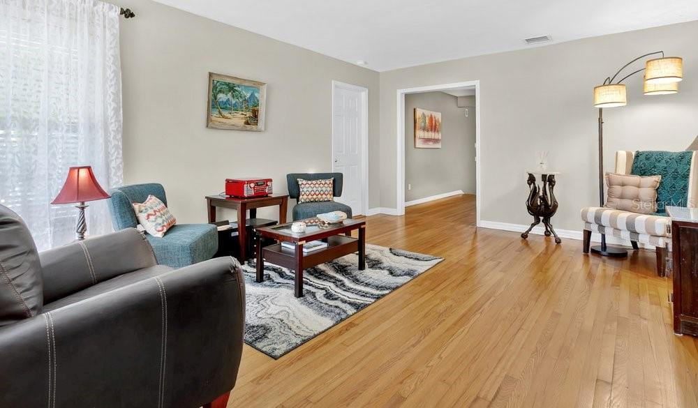 Image 6 of 33 For 901 Shady Lane Drive