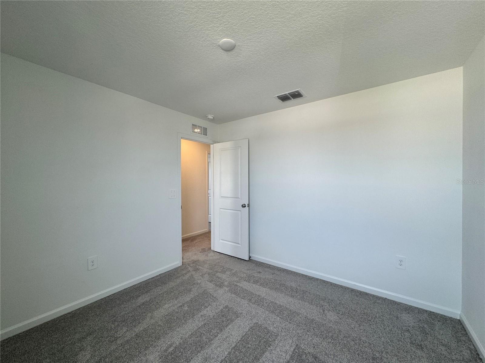 Image 28 of 38 For 1946 Sarah Street