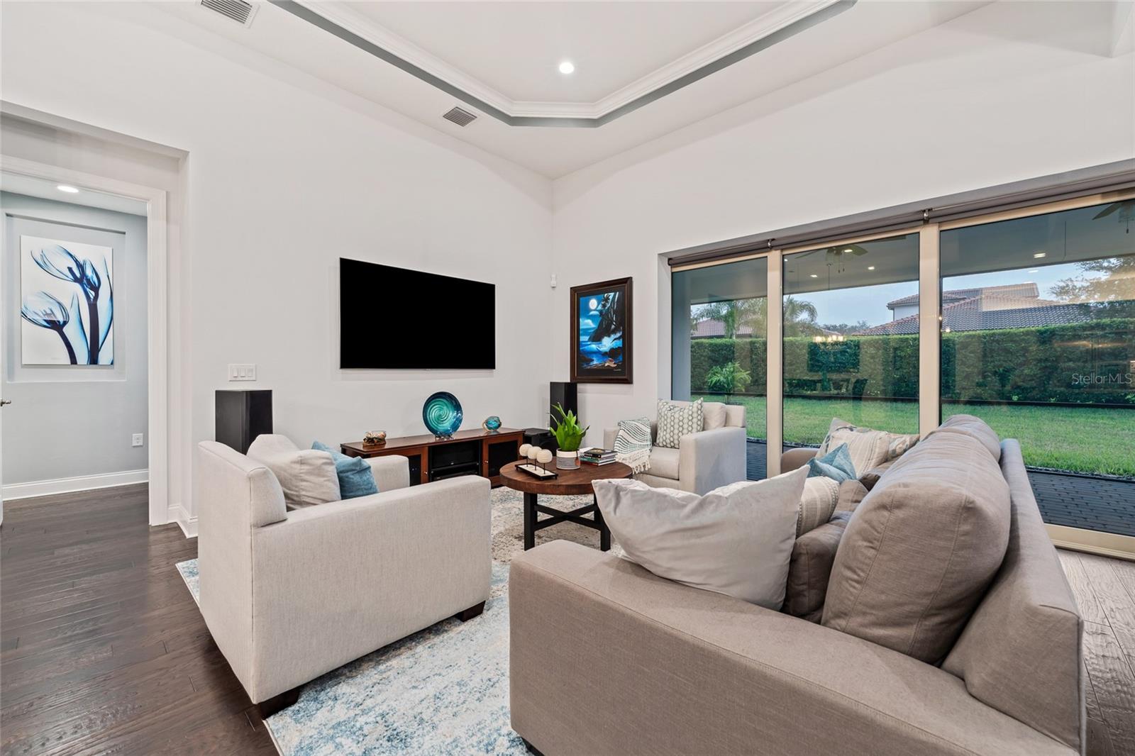 Image 26 of 50 For 10692 Royal Cypress Way