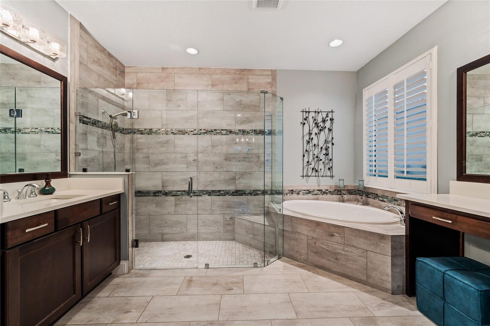 Image 35 of 50 For 10692 Royal Cypress Way