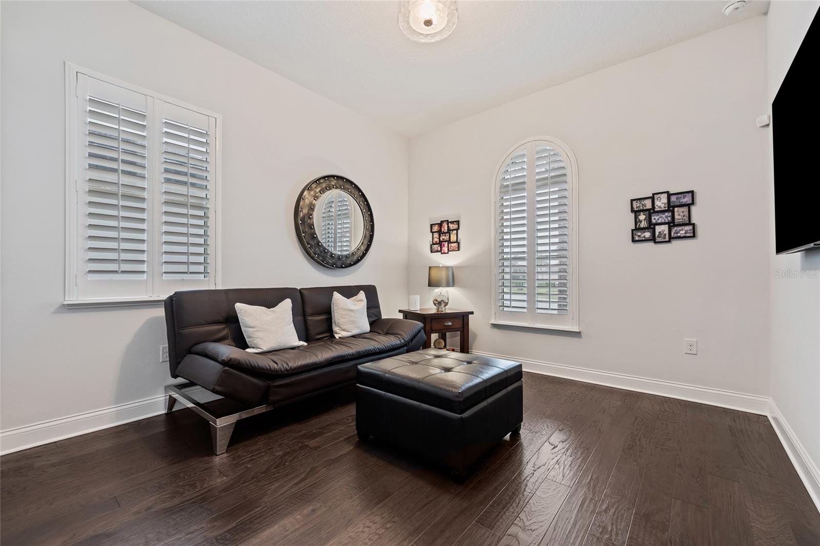 Image 9 of 50 For 10692 Royal Cypress Way