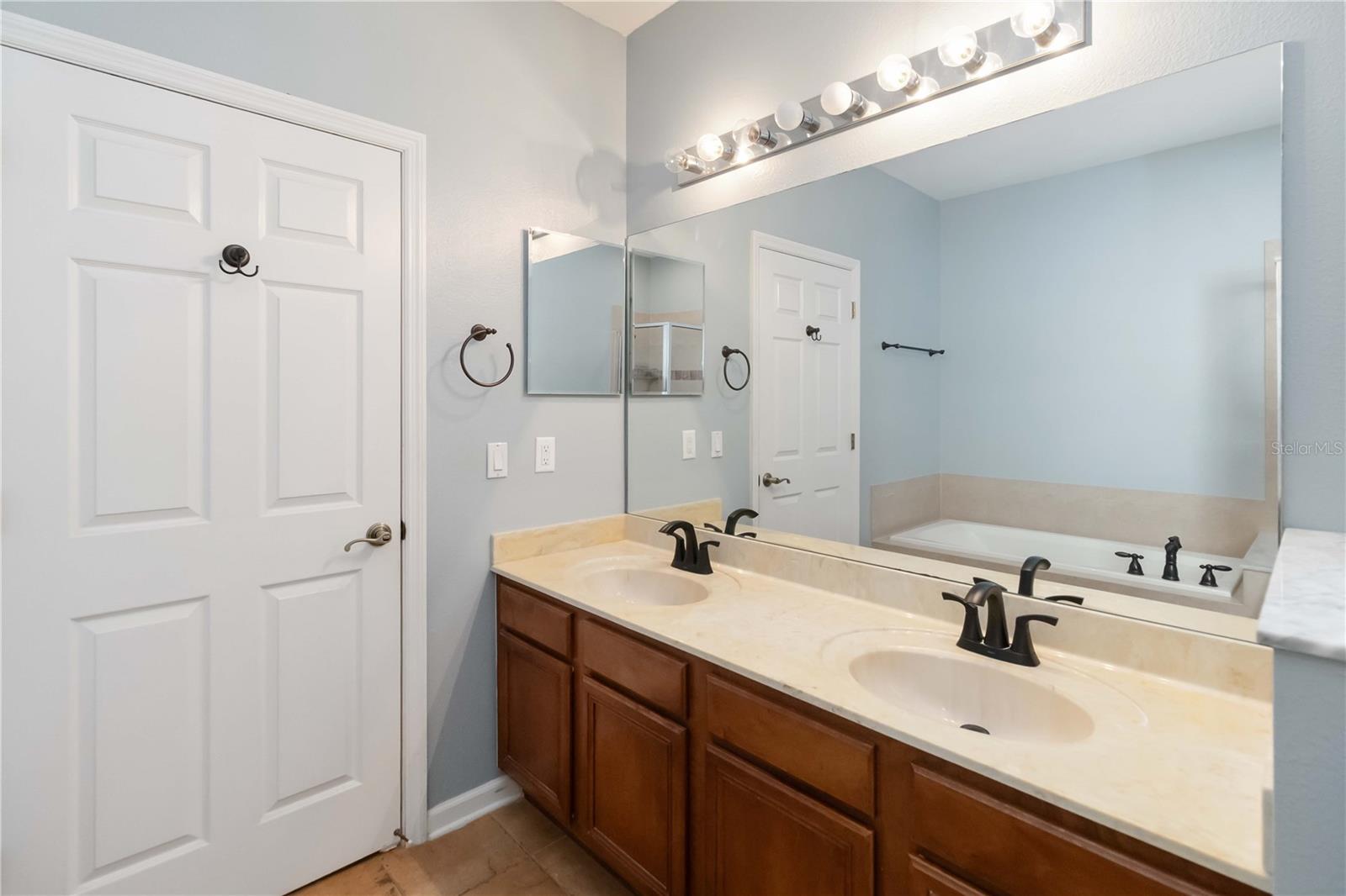 Image 14 of 27 For 8719 Silk Bay Place