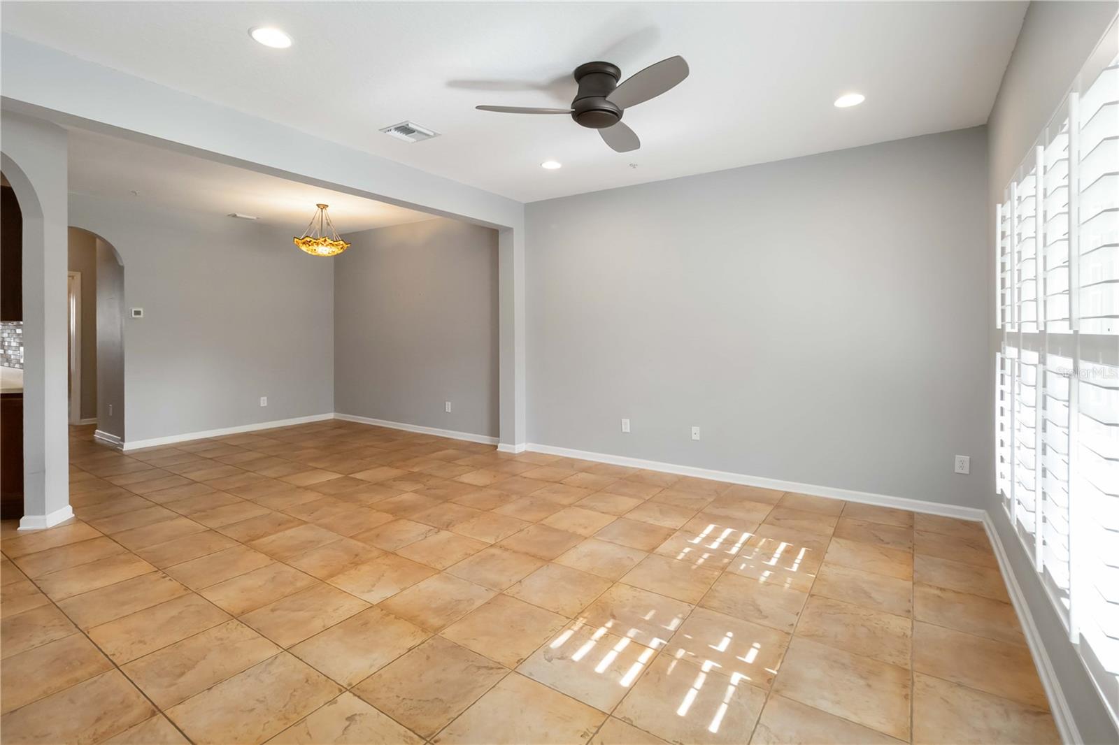 Image 4 of 27 For 8719 Silk Bay Place