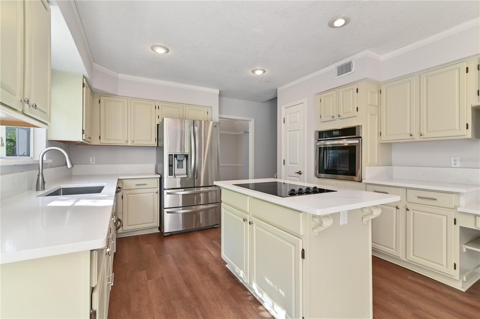 Image 23 of 95 For 2202 Lake Marion Drive