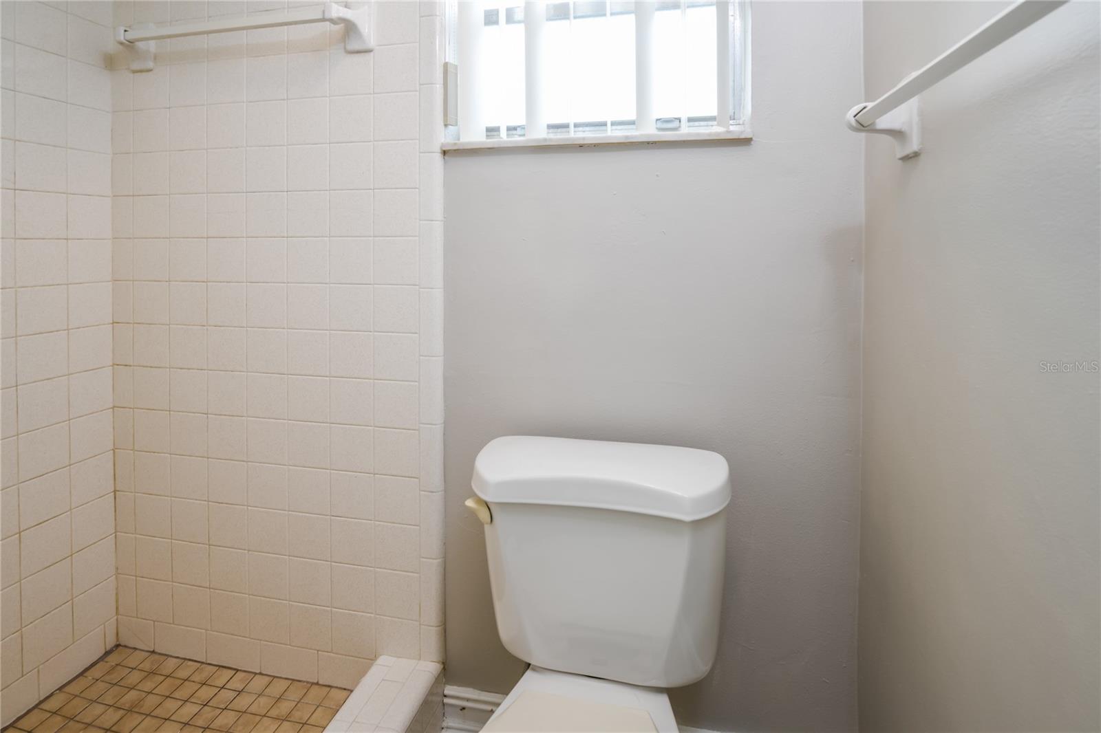 Image 8 of 16 For 610 Charlotte Avenue