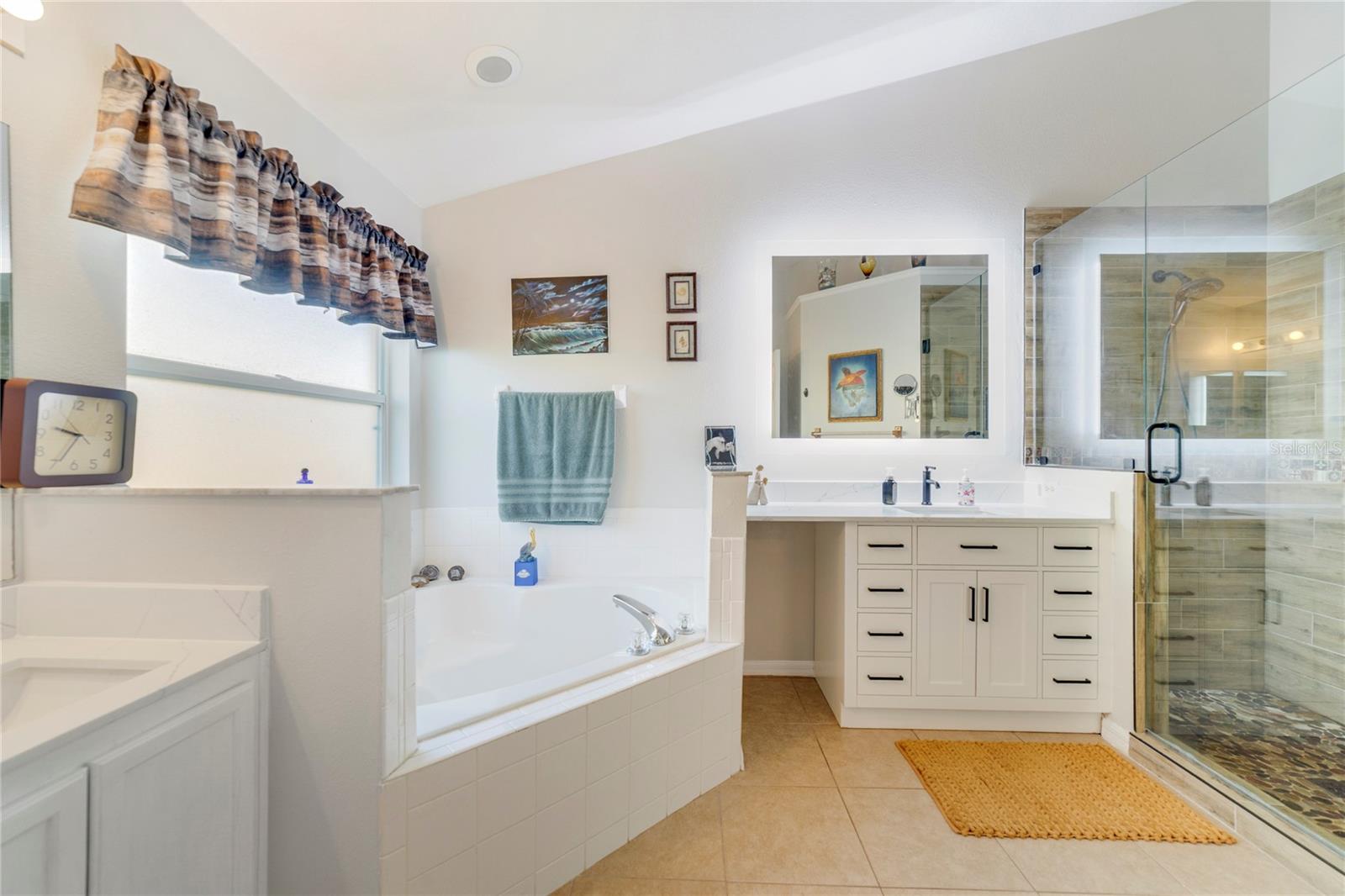 Image 16 of 28 For 7688 Country Run Parkway