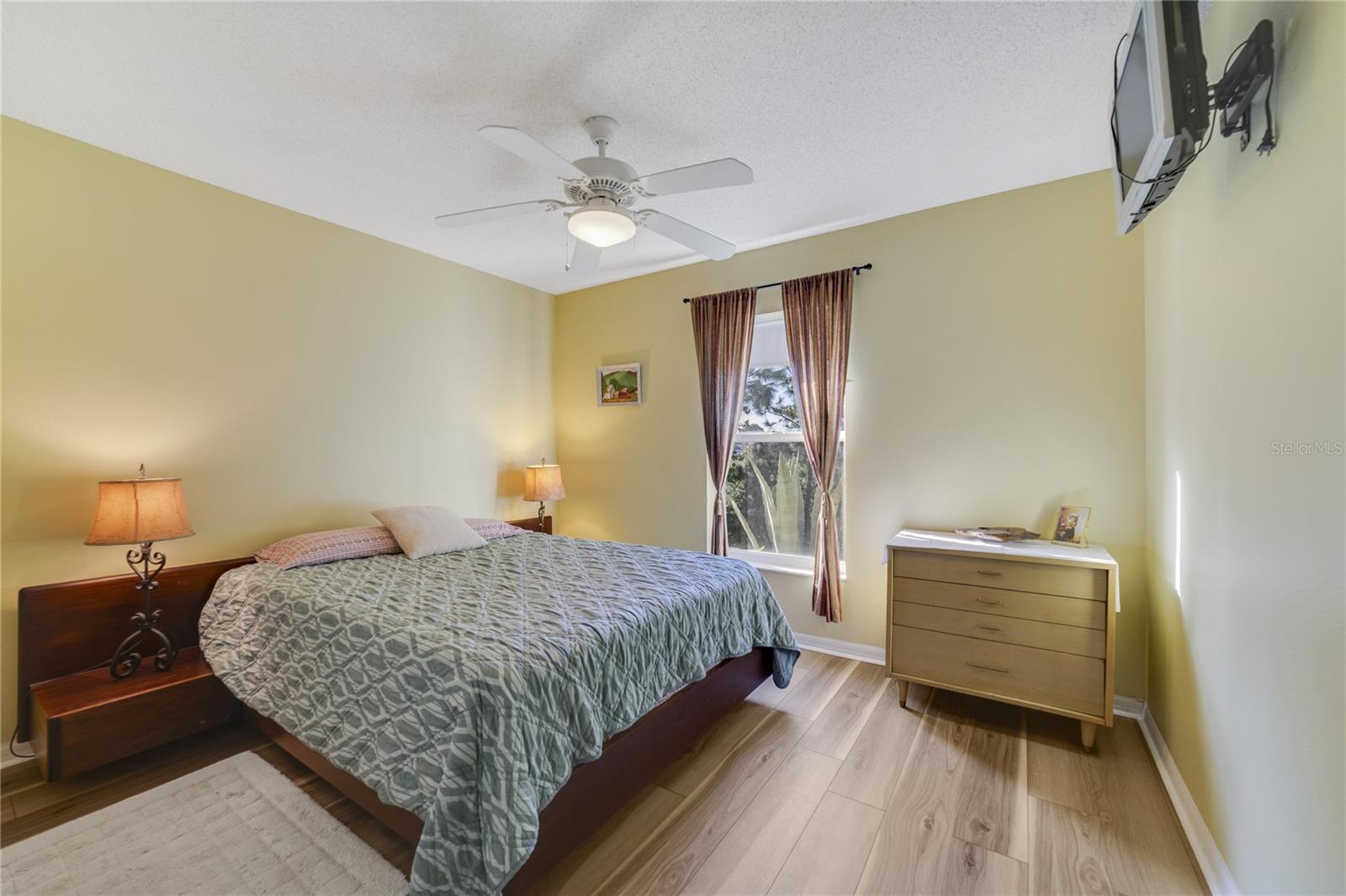 Image 18 of 28 For 7688 Country Run Parkway