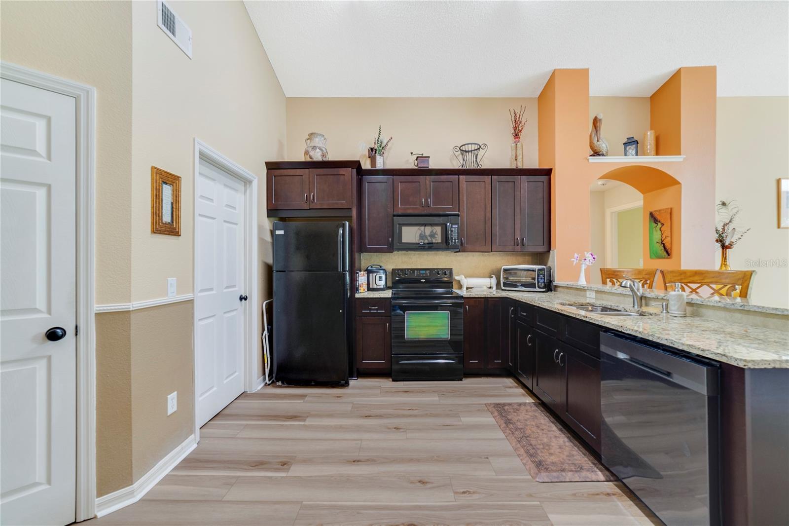 Image 8 of 28 For 7688 Country Run Parkway