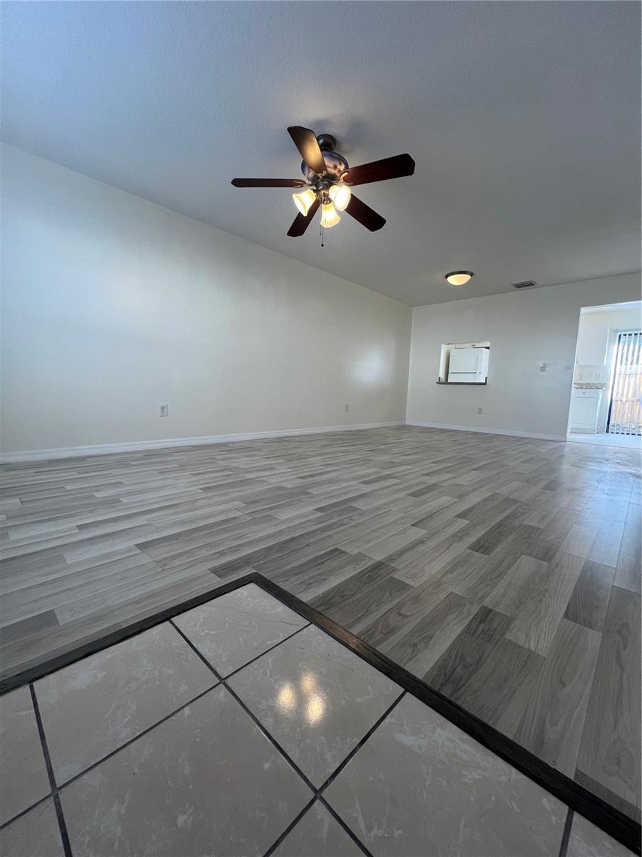 Image 4 of 14 For 6258 Bend Square 17