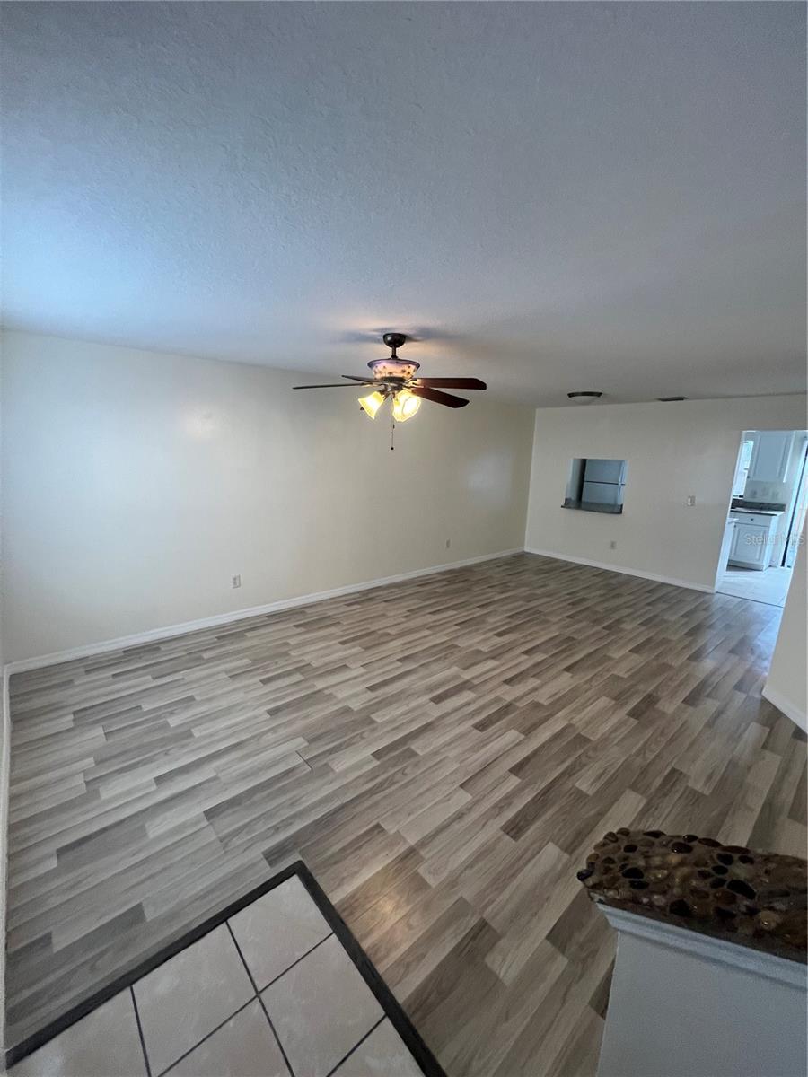 Image 5 of 14 For 6258 Bend Square 17