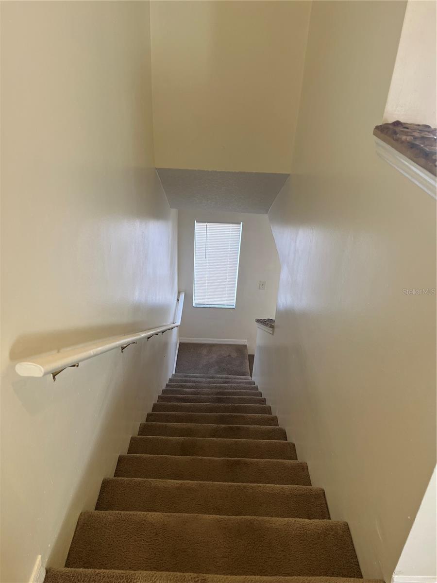 Image 8 of 14 For 6258 Bend Square 17