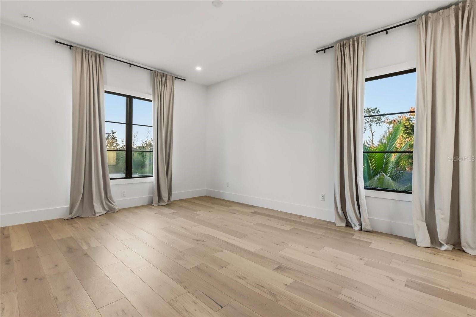 Image 33 of 56 For 2412 Chantilly Avenue