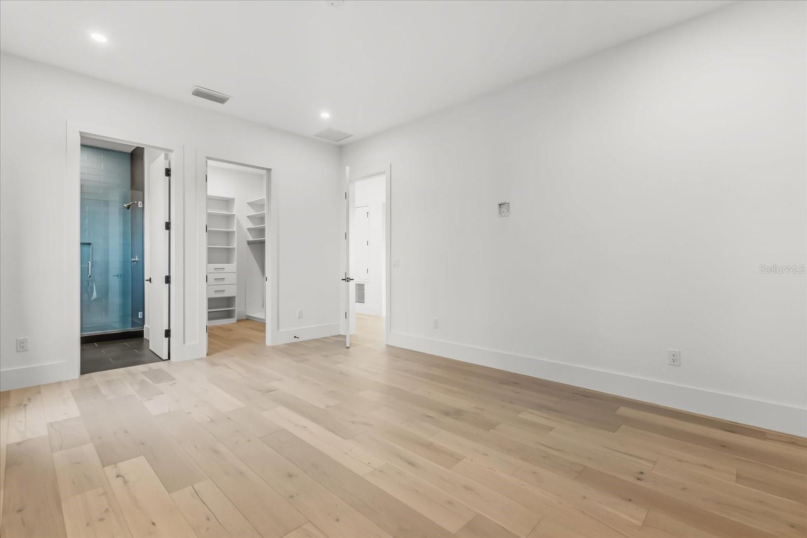 Image 34 of 56 For 2412 Chantilly Avenue