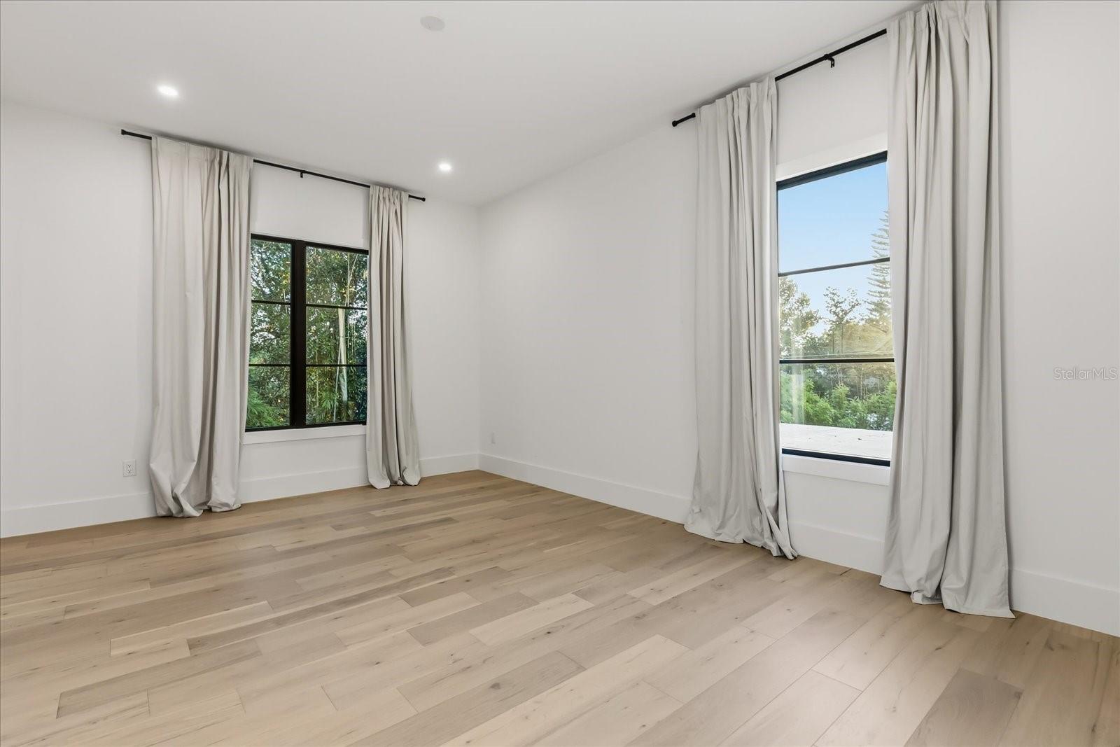 Image 36 of 56 For 2412 Chantilly Avenue