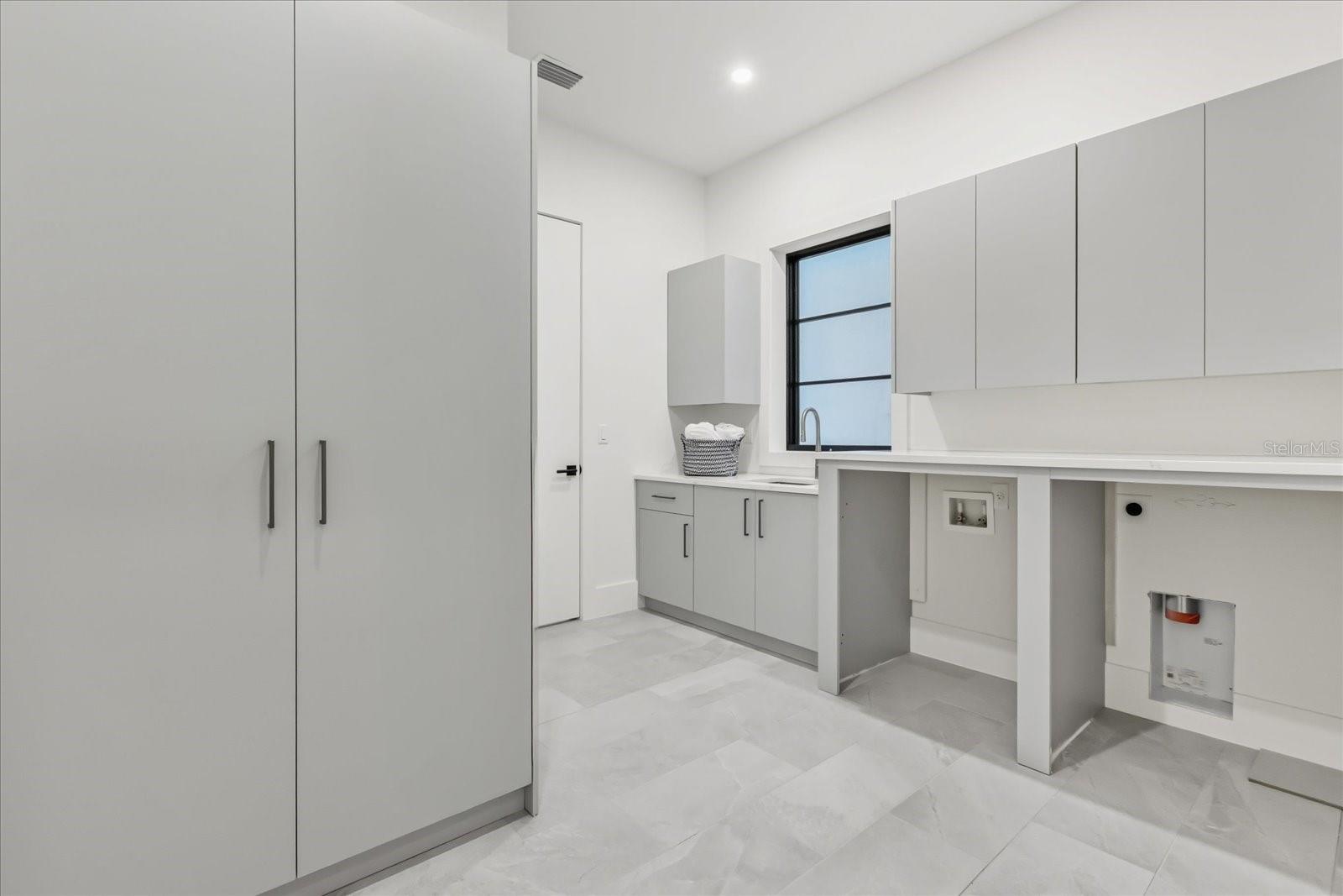 Image 54 of 56 For 2412 Chantilly Avenue