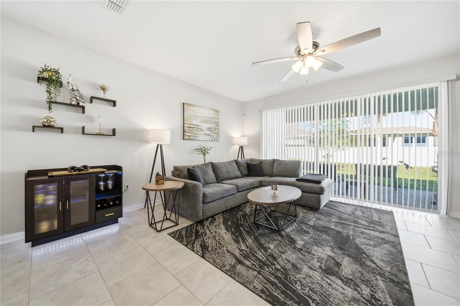 Image 11 of 45 For 737 Panical Drive