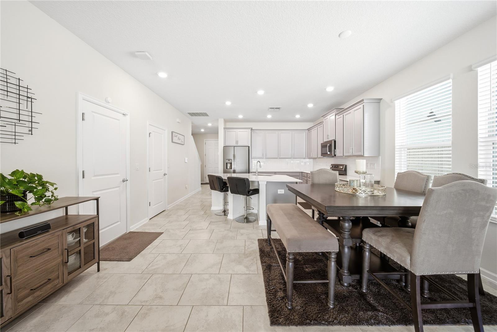 Image 12 of 45 For 737 Panical Drive