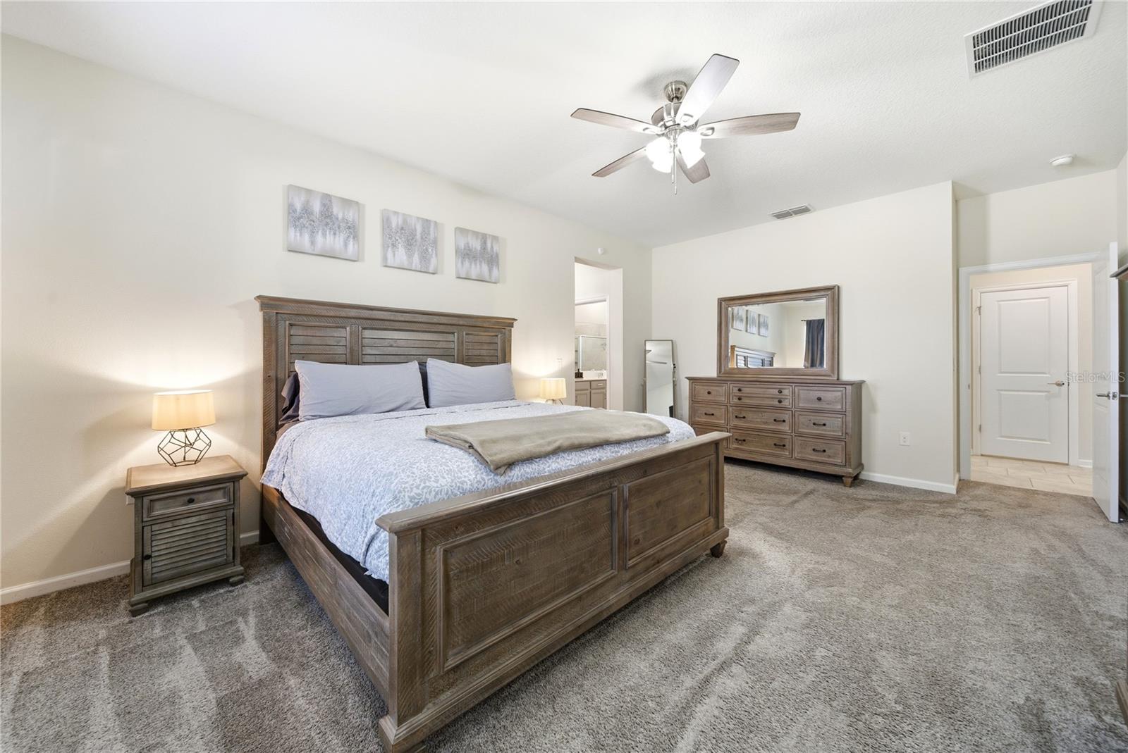 Image 16 of 45 For 737 Panical Drive