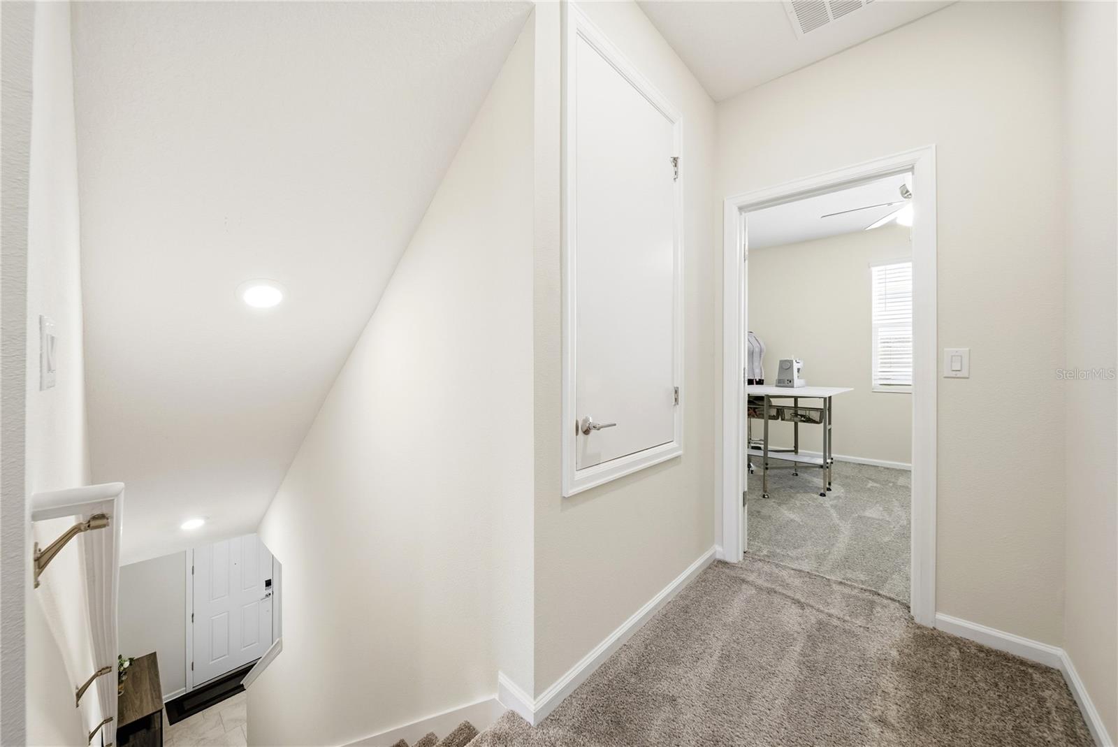 Image 23 of 45 For 737 Panical Drive