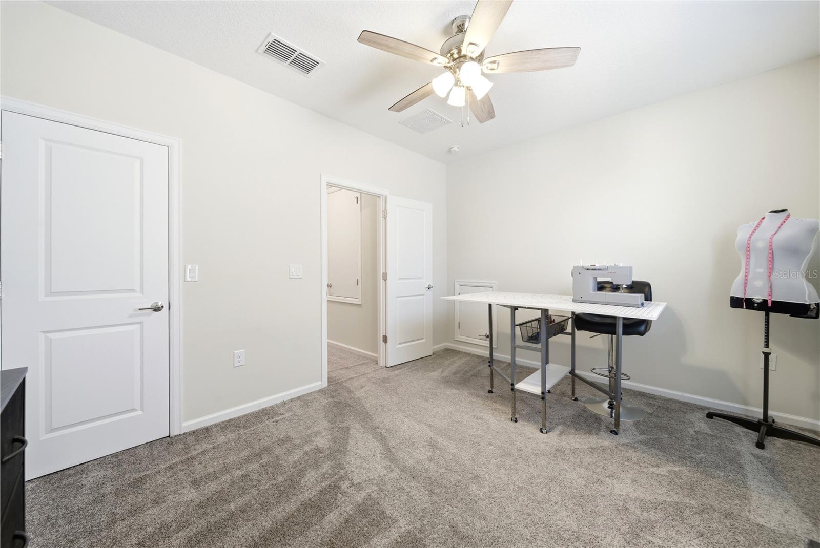 Image 28 of 45 For 737 Panical Drive