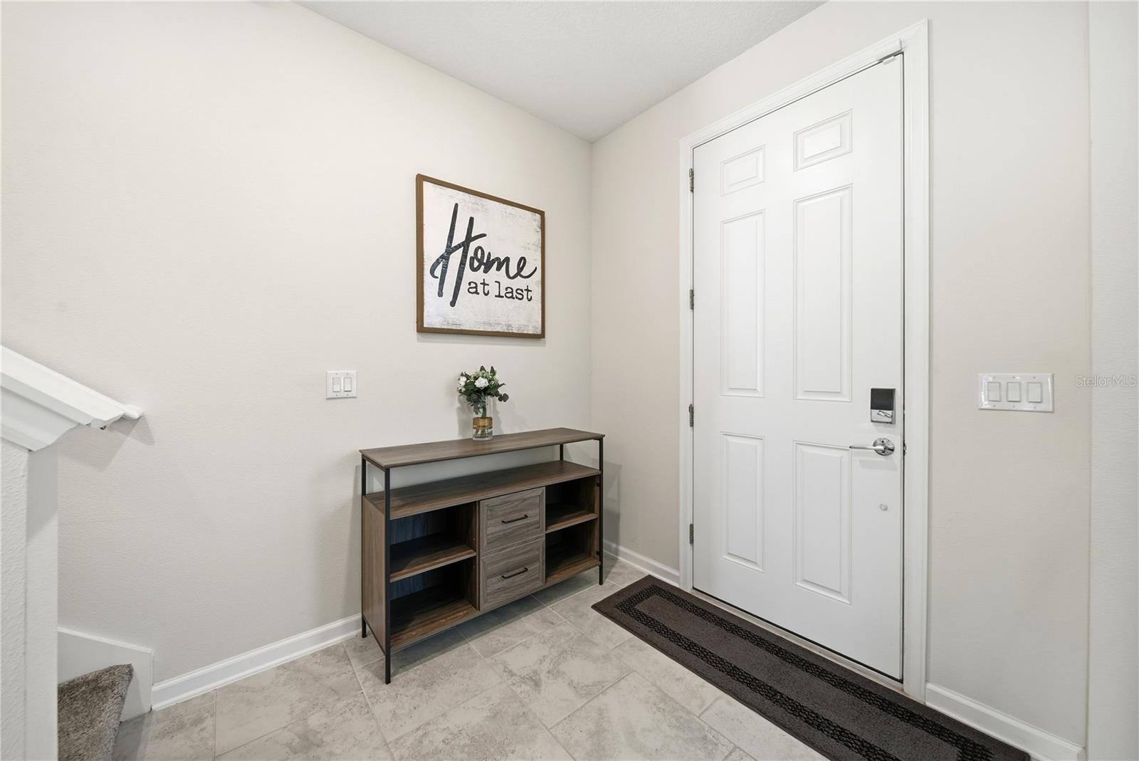 Image 4 of 45 For 737 Panical Drive