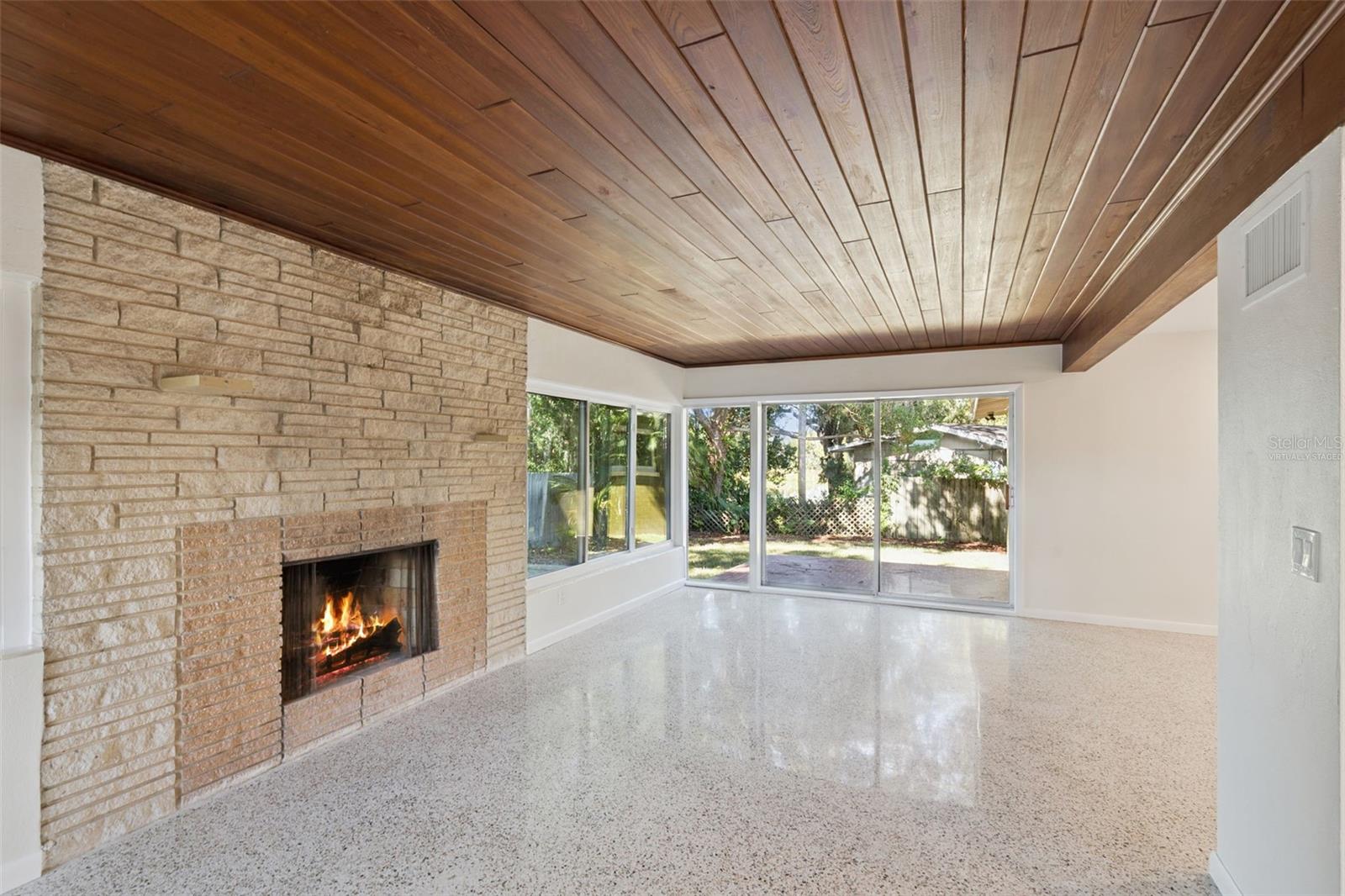 Image 11 of 35 For 6 Barnard Court