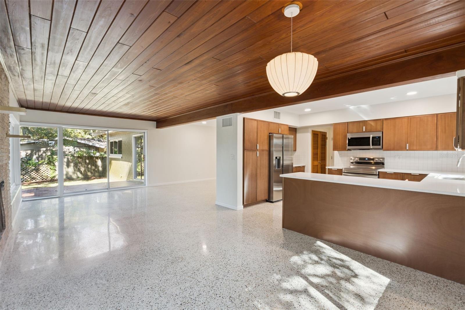 Image 13 of 35 For 6 Barnard Court