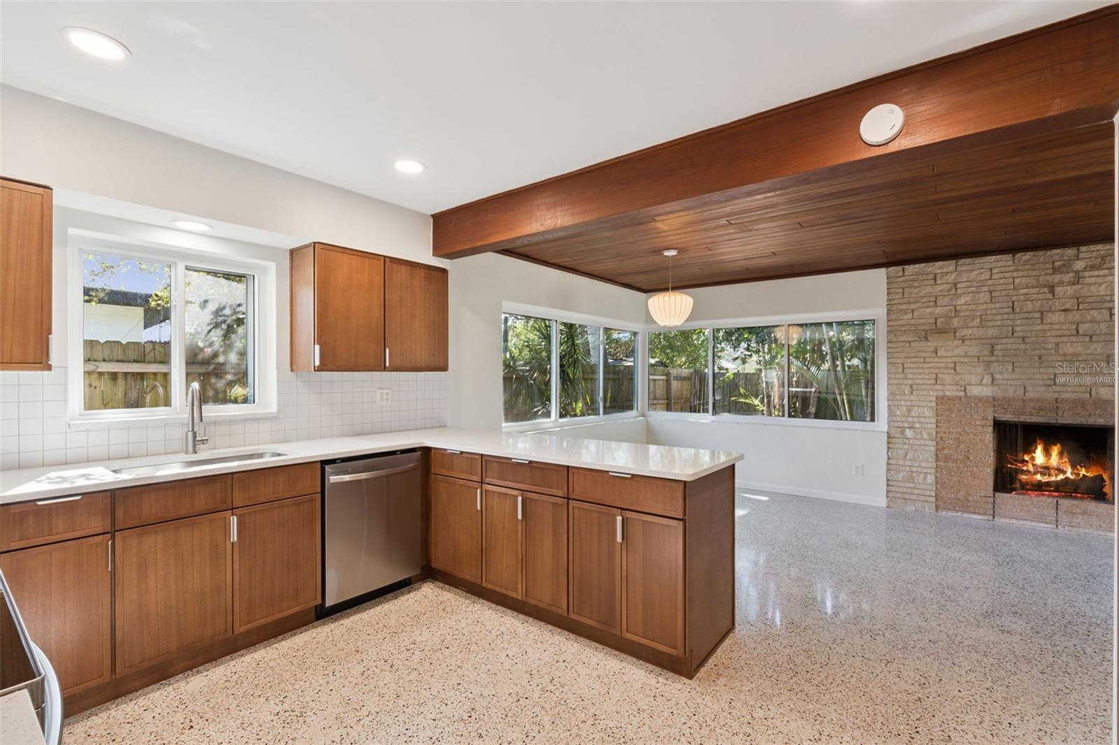 Image 14 of 35 For 6 Barnard Court