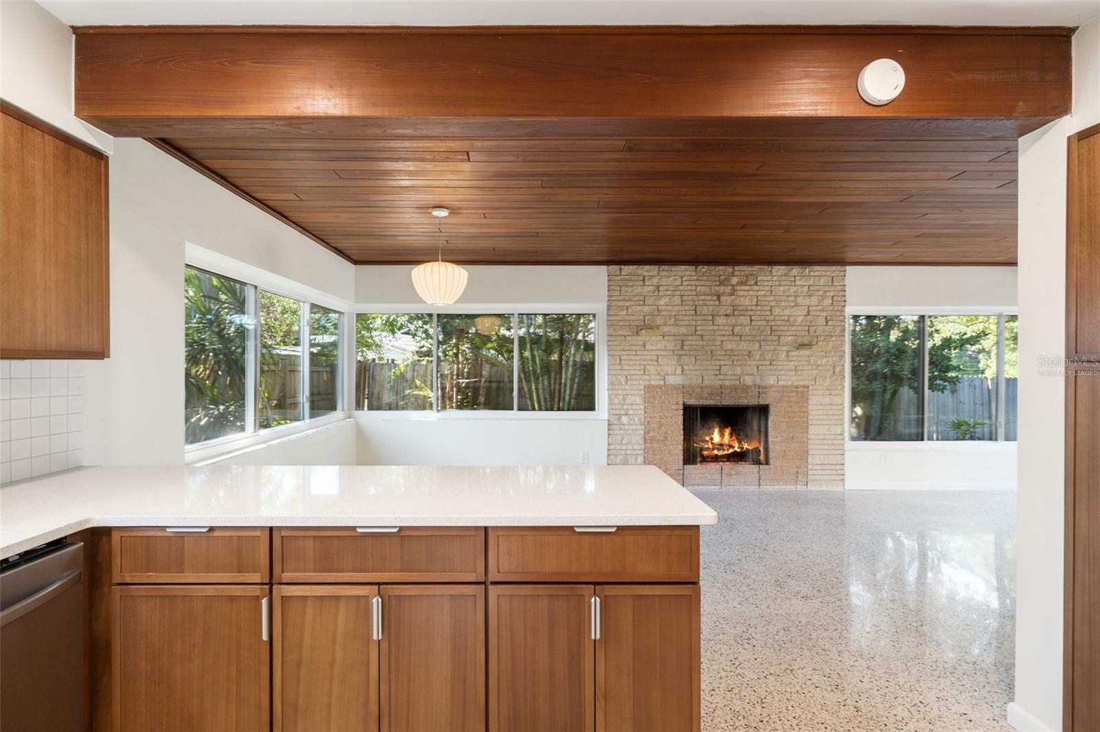 Image 16 of 35 For 6 Barnard Court