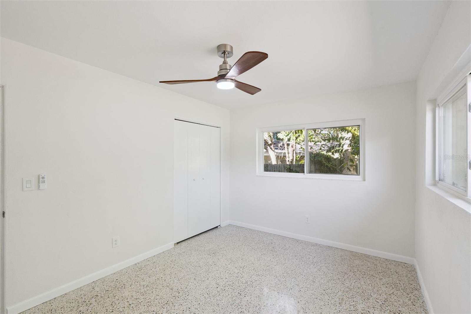 Image 22 of 35 For 6 Barnard Court