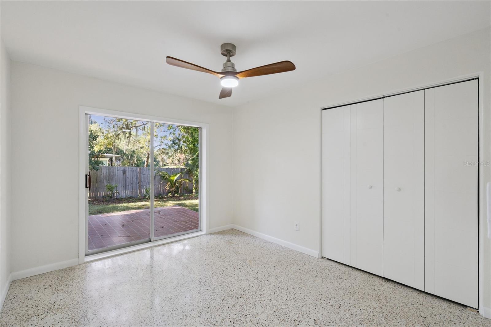 Image 23 of 35 For 6 Barnard Court