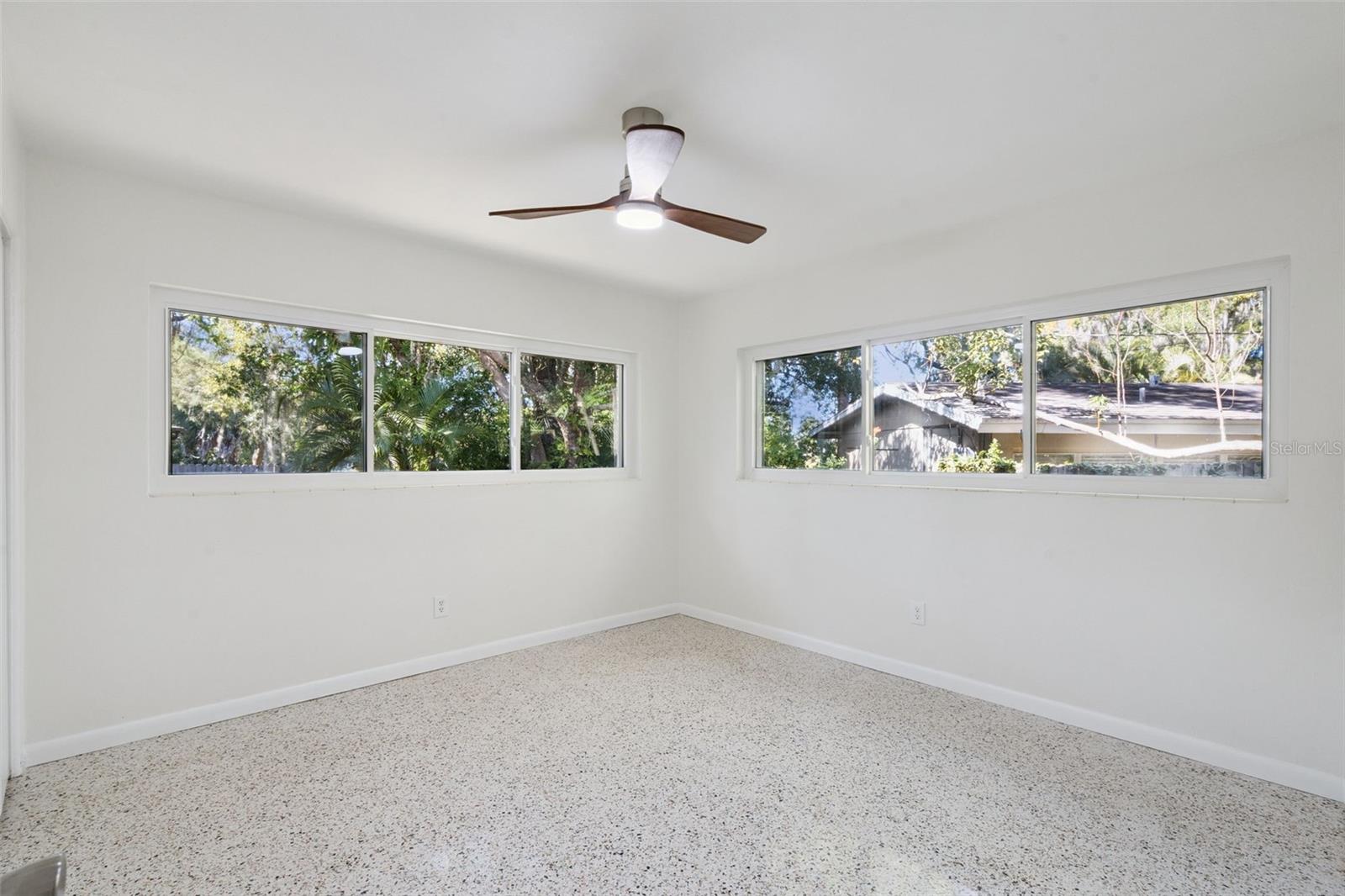 Image 24 of 35 For 6 Barnard Court