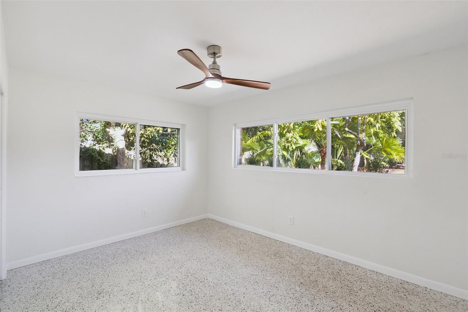 Image 26 of 35 For 6 Barnard Court