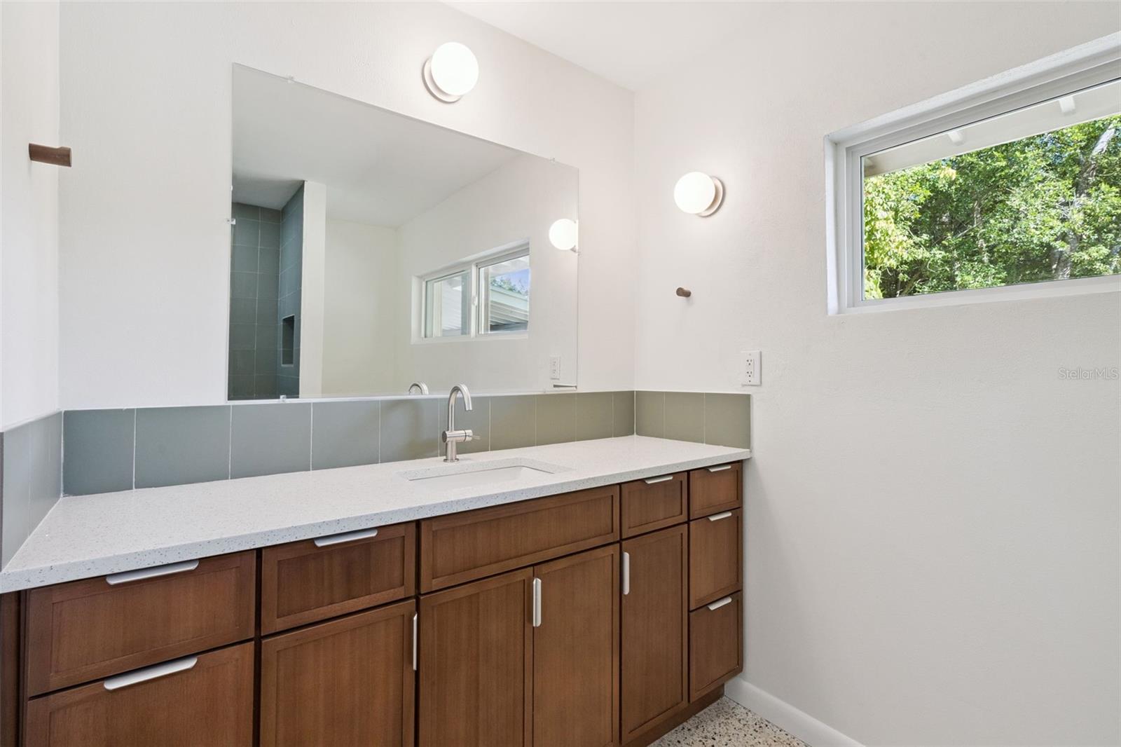 Image 27 of 35 For 6 Barnard Court