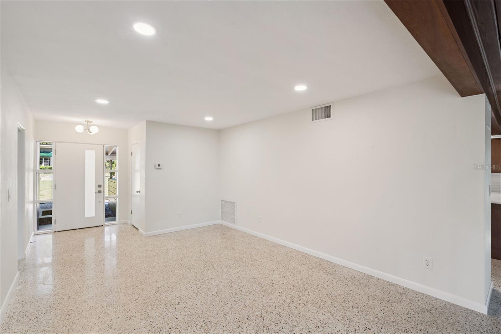 Image 7 of 35 For 6 Barnard Court