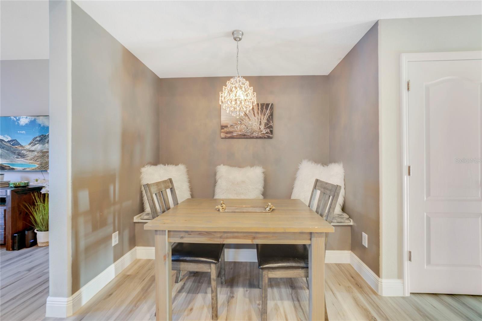 Image 10 of 24 For 7411 Ripplepointe Way