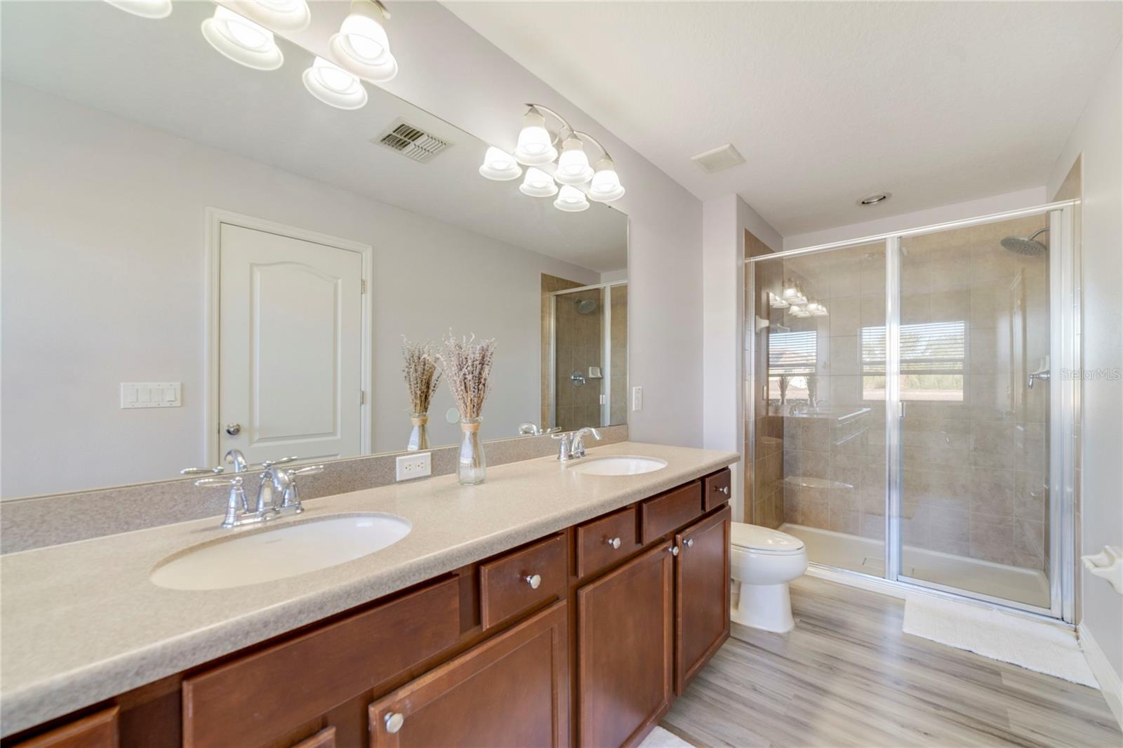 Image 17 of 24 For 7411 Ripplepointe Way