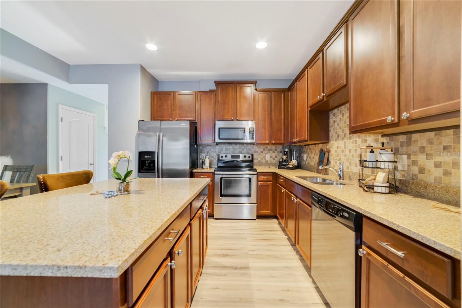 Image 3 of 24 For 7411 Ripplepointe Way