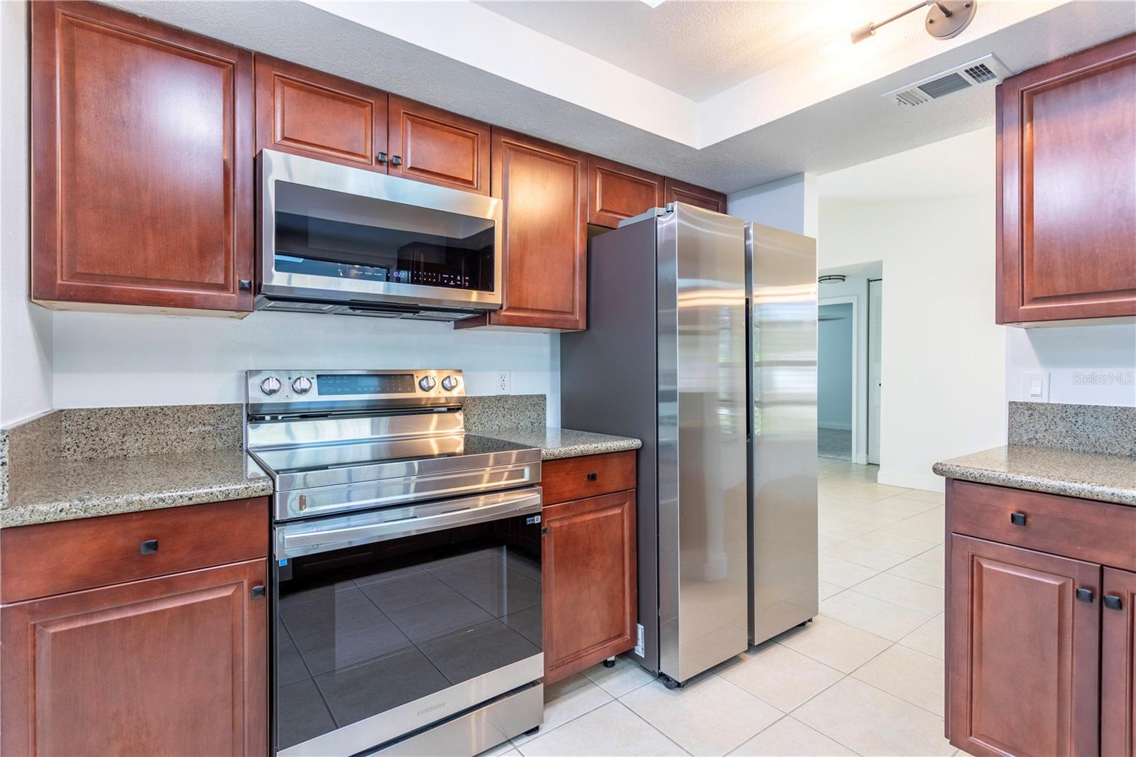 Image 10 of 31 For 3002 Smu Boulevard