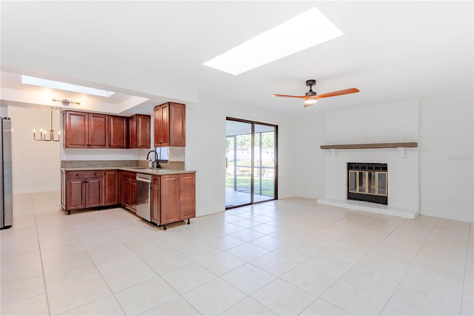 Image 12 of 31 For 3002 Smu Boulevard