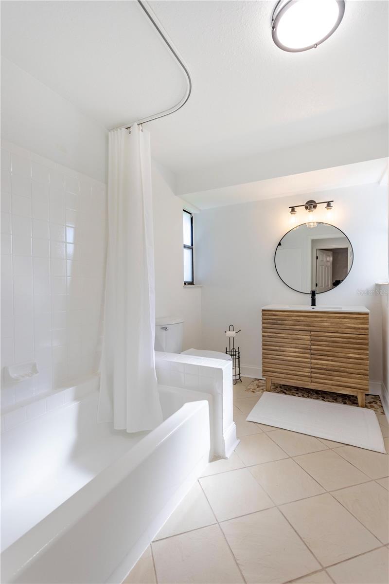 Image 23 of 31 For 3002 Smu Boulevard