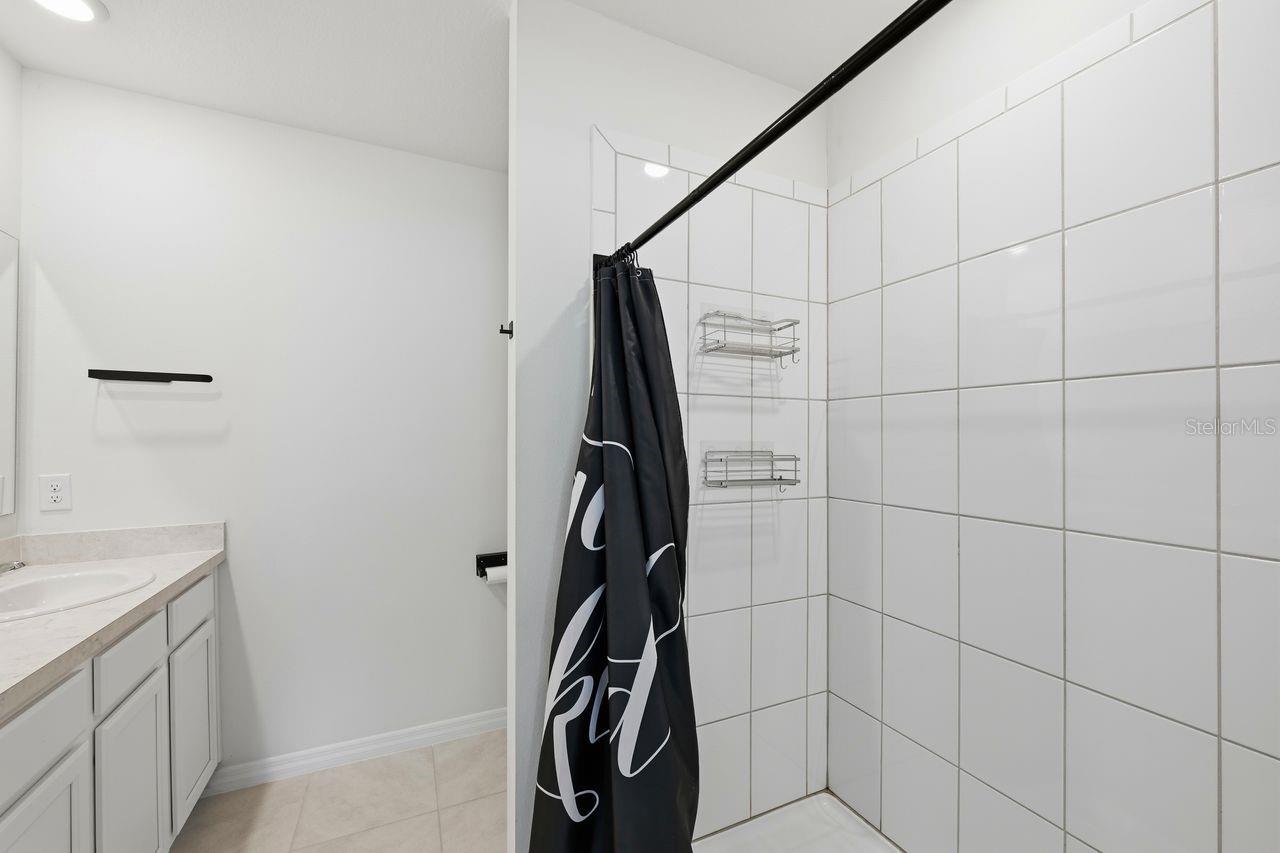 Image 14 of 19 For 2033 Twin Flower Lane