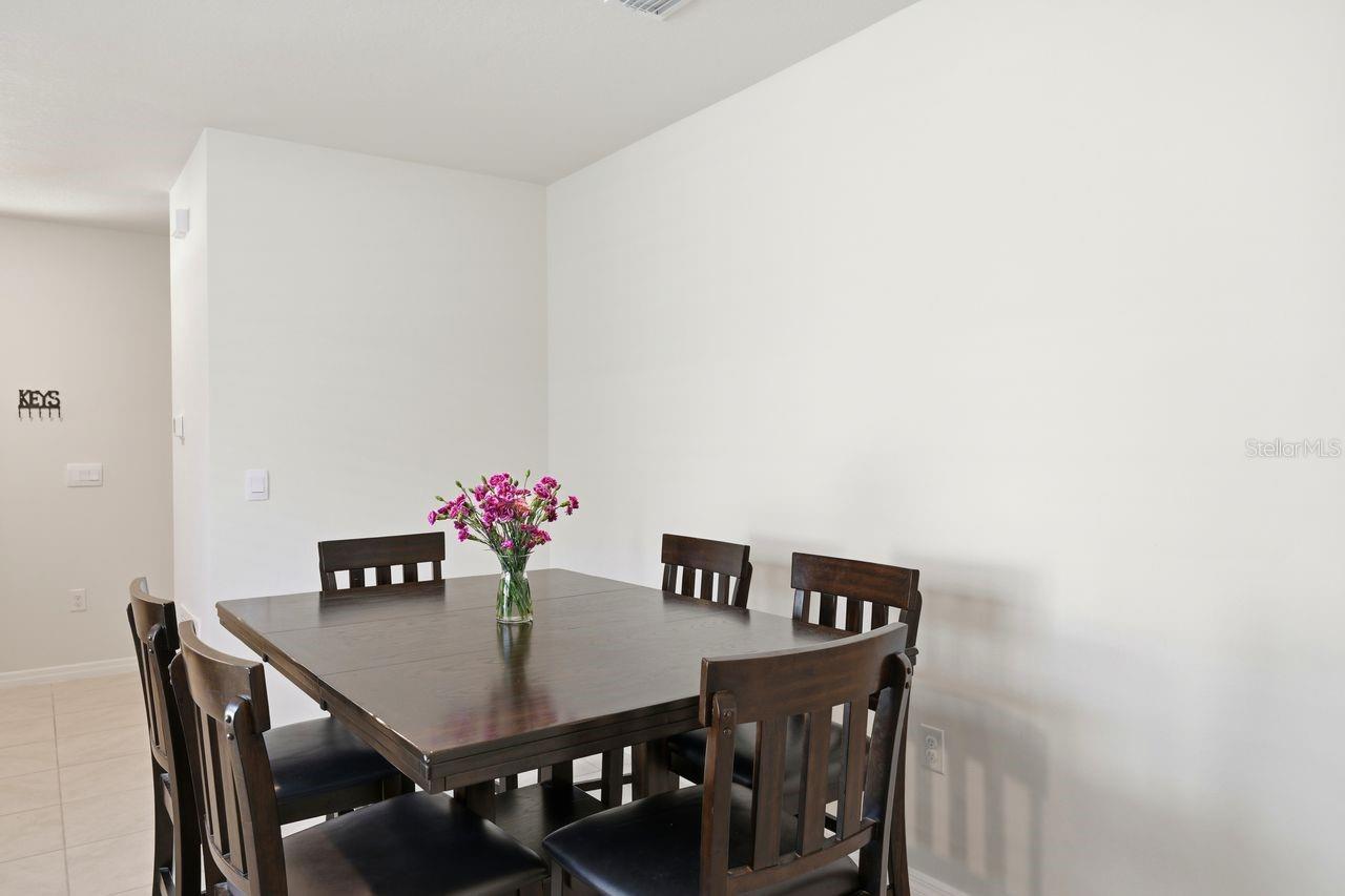 Image 8 of 19 For 2033 Twin Flower Lane