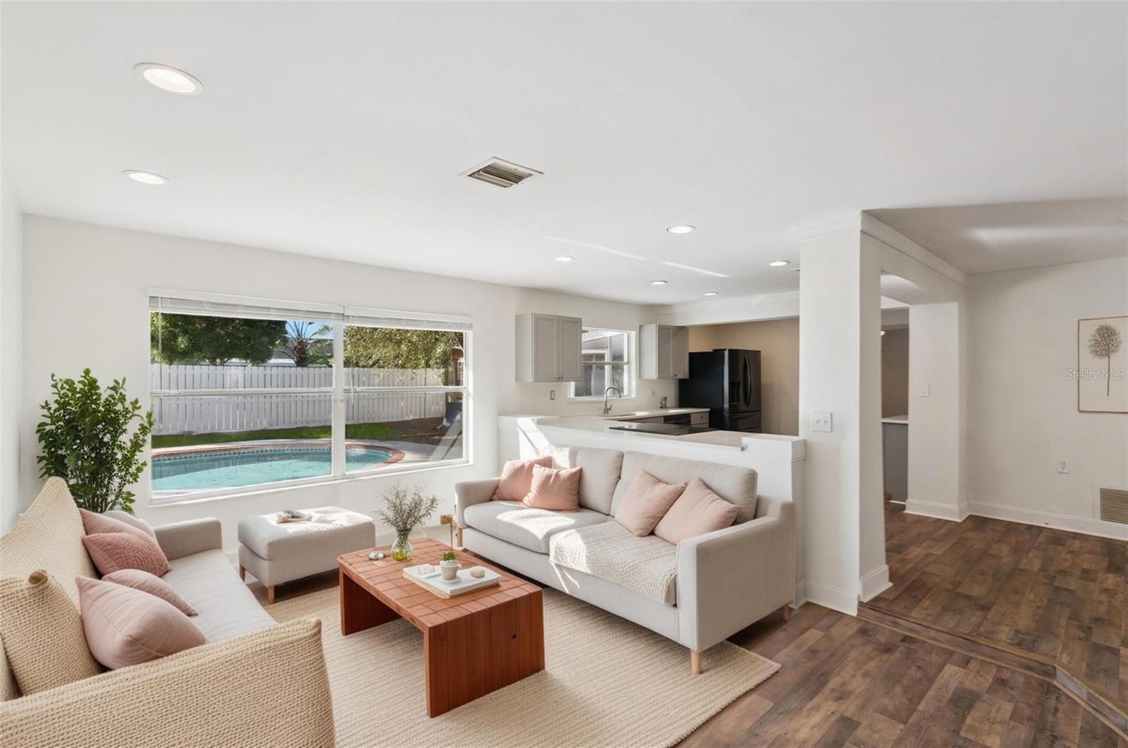 Image 10 of 34 For 2218 King Richards Court