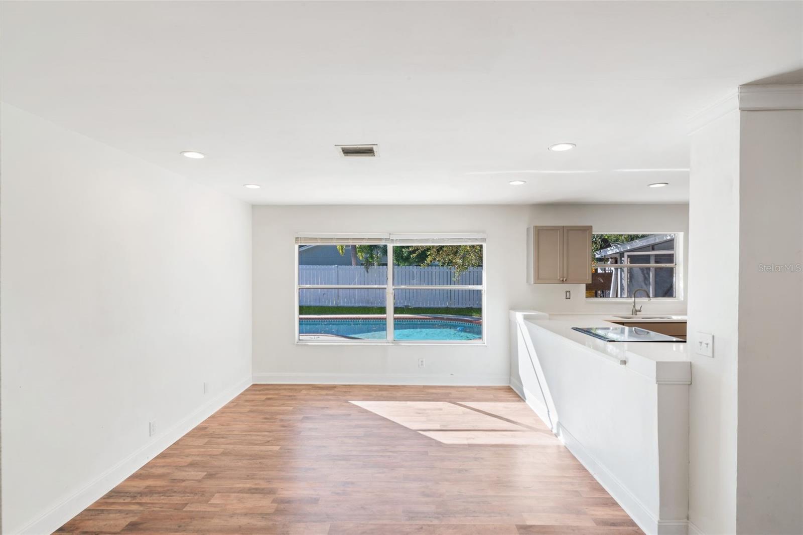 Image 7 of 34 For 2218 King Richards Court