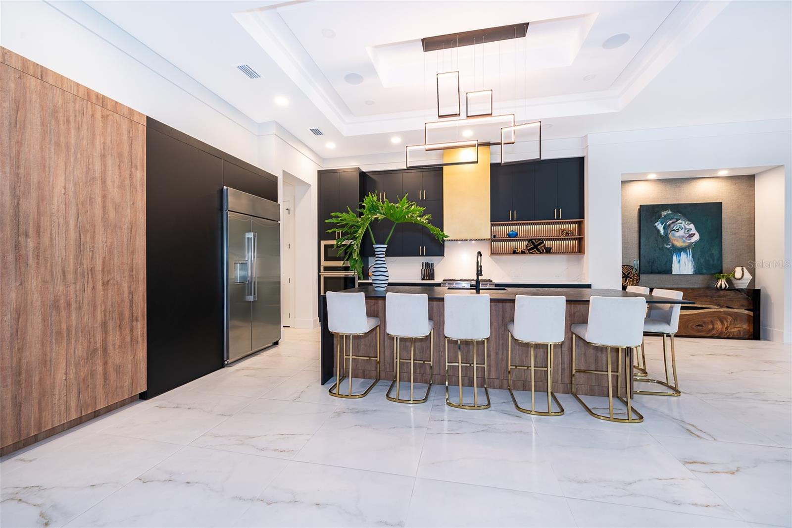 Image 19 of 98 For 15210 Pendio Drive