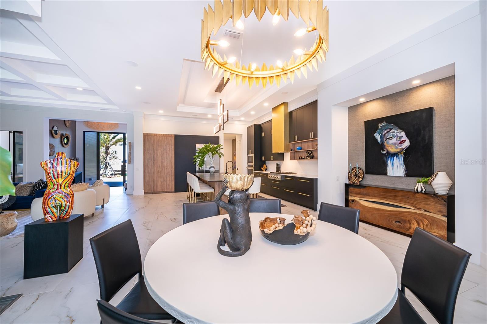 Image 26 of 98 For 15210 Pendio Drive