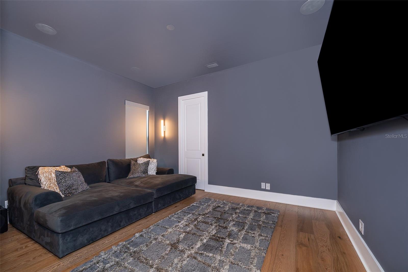 Image 34 of 98 For 15210 Pendio Drive