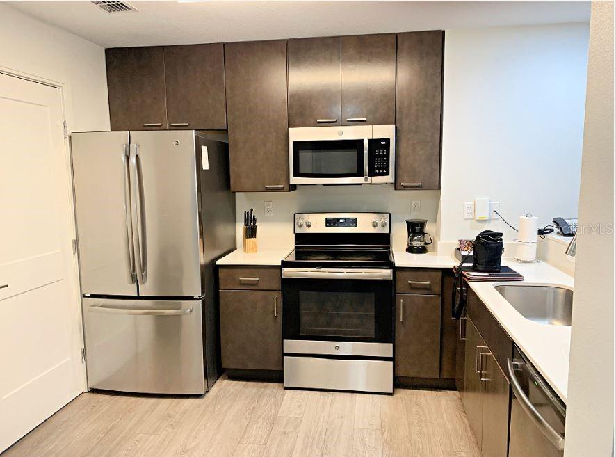 Image 7 of 53 For 14501 Grove Resort Avenue 3716